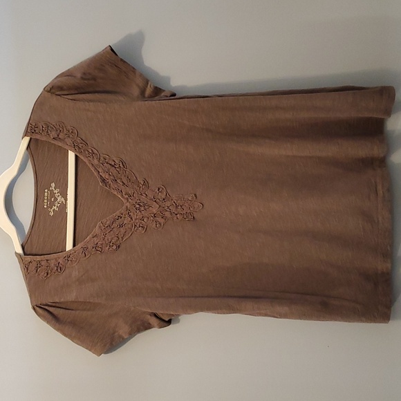 XL cocoa brown tee with rugged lace detail - Picture 1 of 5